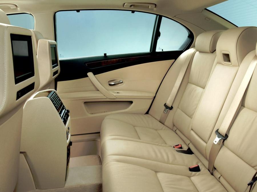 Интерьер BMW Brilliance 530Li 2007 года  (CN) (фото 10 из 33)
